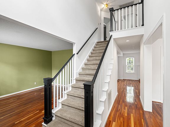 5th image of 4933 Harbour Towne Dr