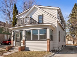 724 N 10th St, Manitowoc, WI 54220