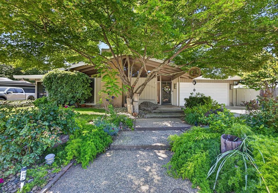 1st image of 8756 Contemporary Ct