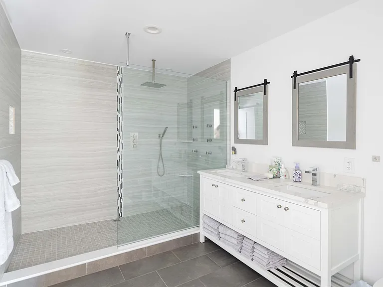 505 Plum Island Ln — Photo 9
