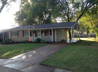 2060 Yaqui Dr, Florissant, MO 63031