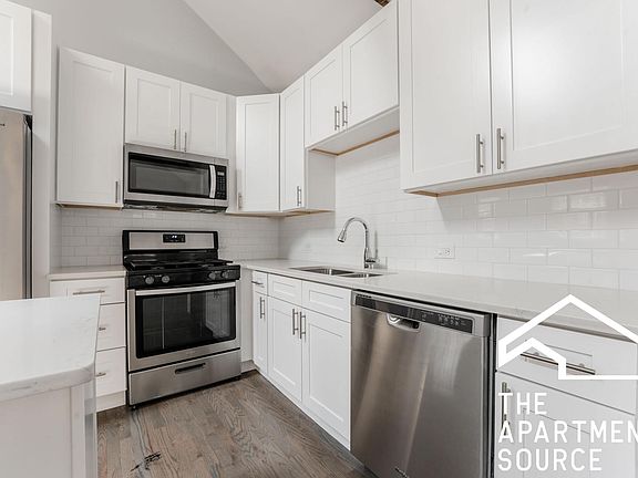 5th image of 712 N Willard Ct #3