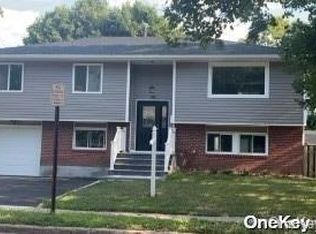 96 Wicks Rd, Commack, NY 11725