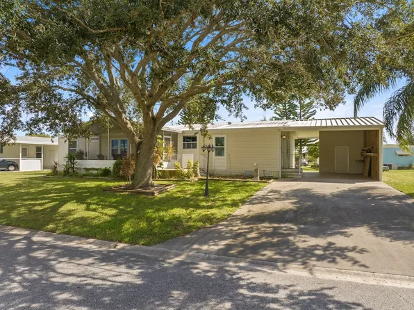 1217 Bluebird Dr, Barefoot Bay, FL 32976