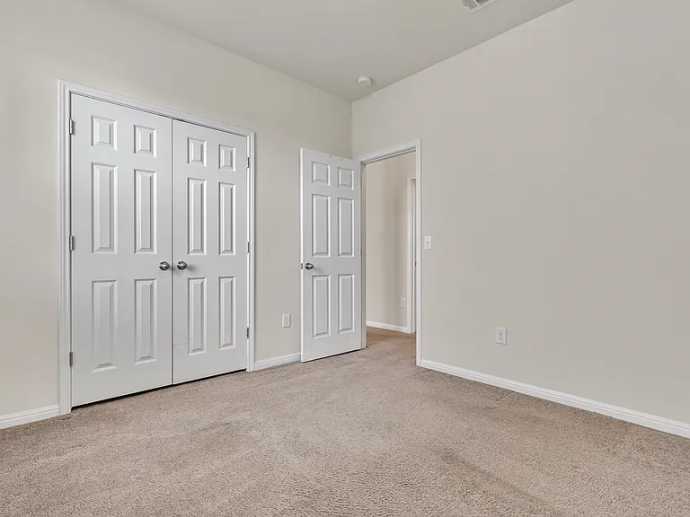 535 Twisted Oaks Ln — Photo 10
