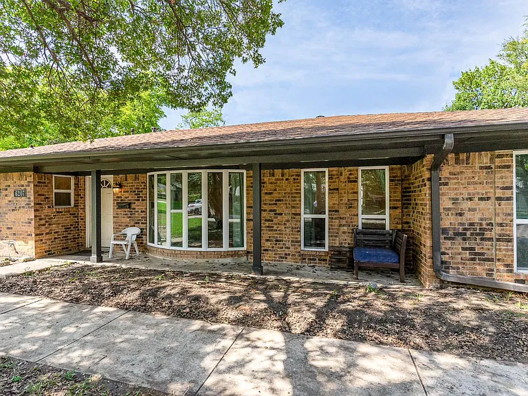 6207 Linden Ln — Photo 8