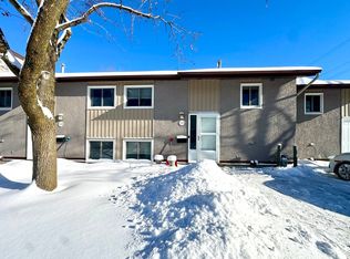 310 Woodfield Dr, Ottawa, ON K2G 3W9