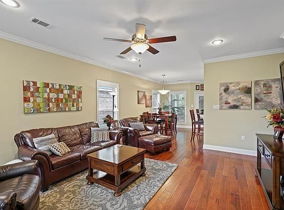 2nd image of 43468 Freret St