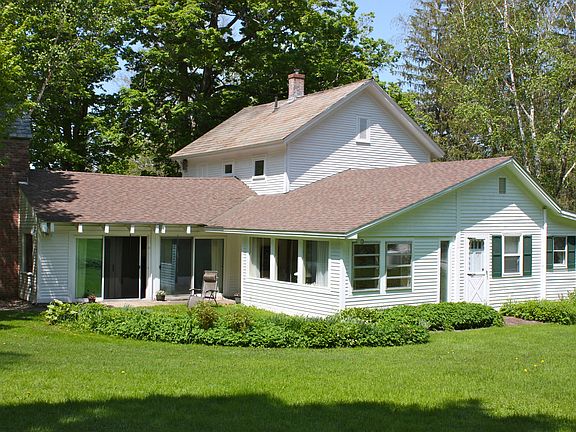 Back of house (new roof)
