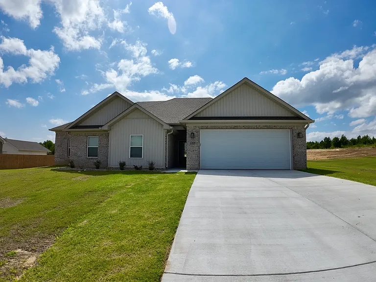 212 Kelton Ln — Photo 1