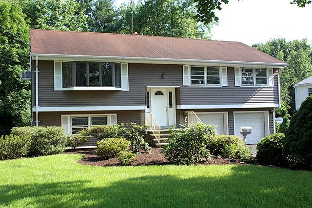 1st image of 645 Donna Ct