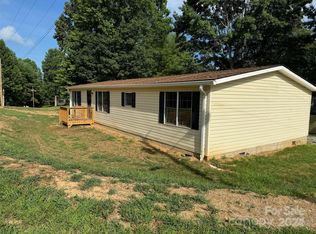 3656 Chunks Ln, Lenoir, NC 28645