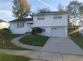17 Greenwood Dr, Bordentown, NJ 08505