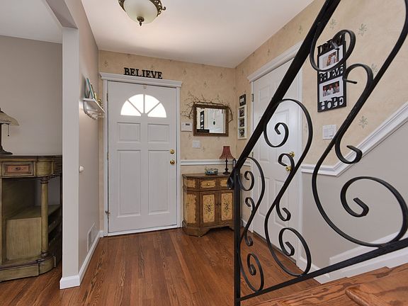 2nd image of 35 Spencer Way