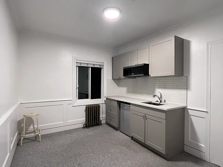 2341 York Ave #5 — Photo 6