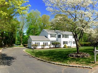 380 Mountain Laurel Rd, Fairfield, CT 06824