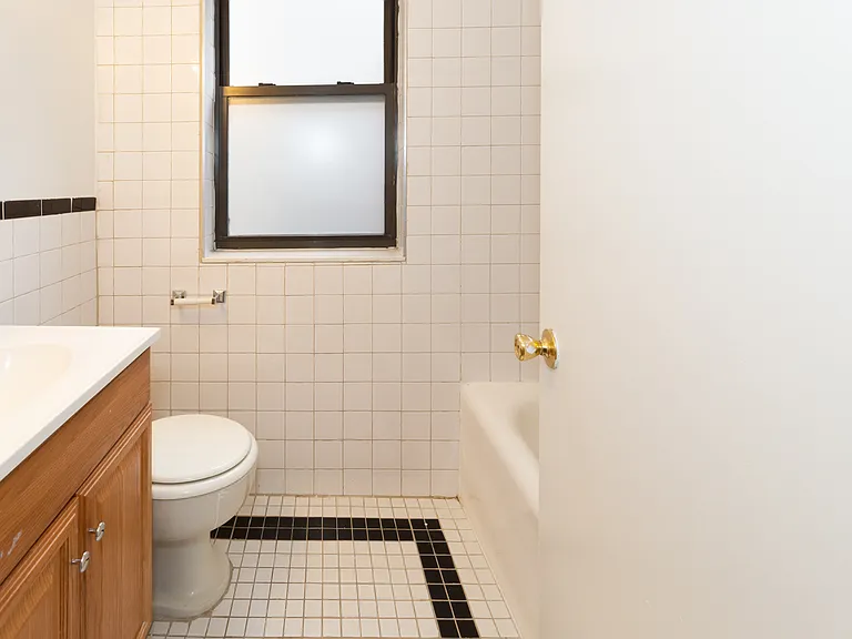 2850 N. Sheridan — Photo 26
