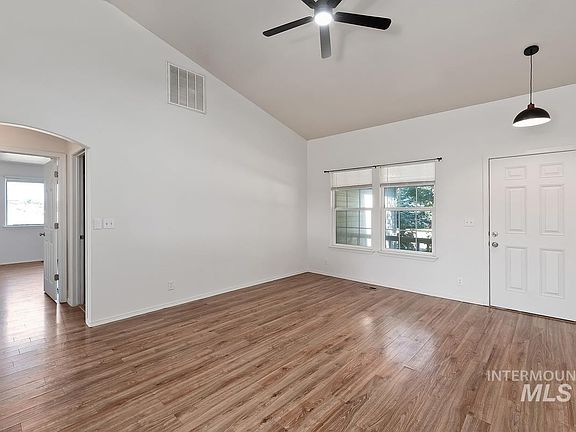 3rd image of 4393 W Newland St