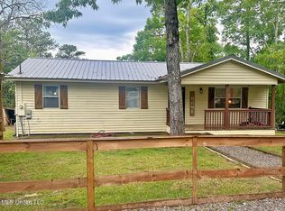 137 Louis Ln, Lucedale, MS 39452