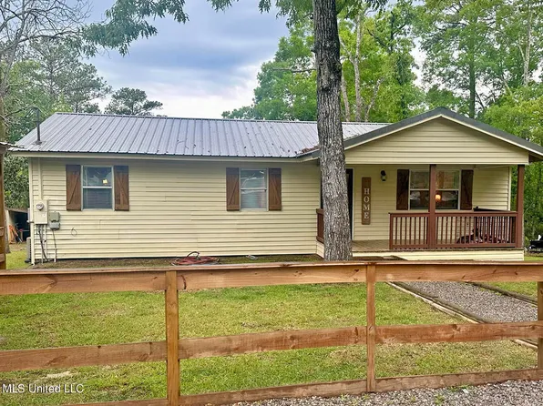 137 Louis Ln, Lucedale, MS 39452
