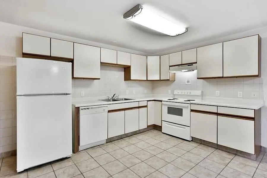 1410 Rollins Ave SE — Photo 2