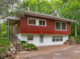 1360 Hallam Ave N, Mahtomedi, MN 55115