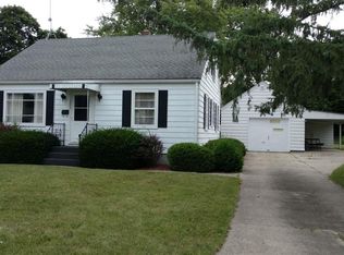 1225 S Prairie Ave, Freeport, IL 61032