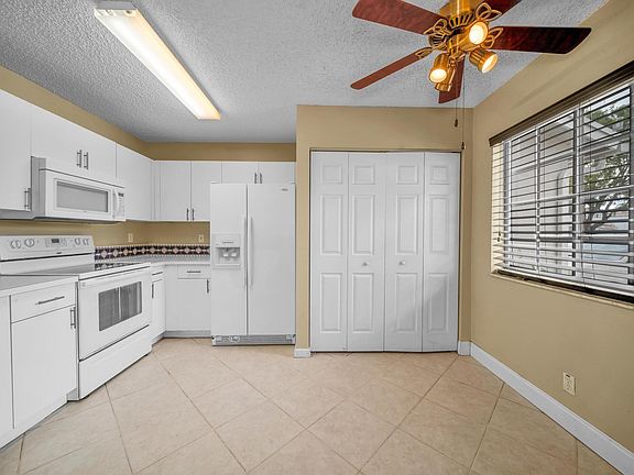 4th image of 1392 SW 47th Avenue