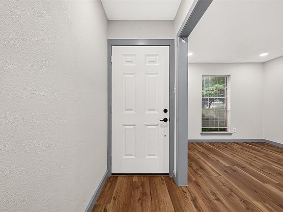 4th image of 3102 Knotty Oaks Trl