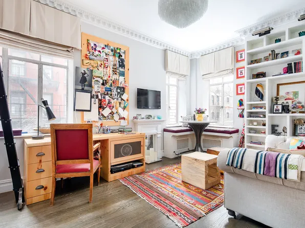 32 Downing Street image 1 of 9