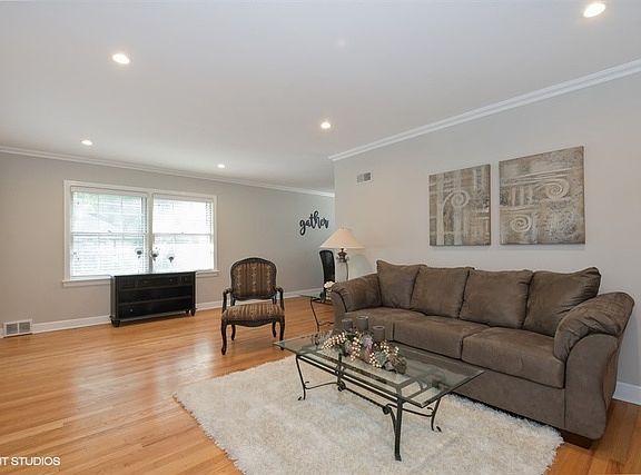 2nd image of 614 N Dryden Ave