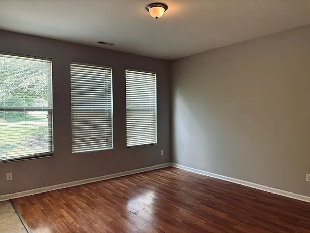 4499 Middletown Dr — Photo 16
