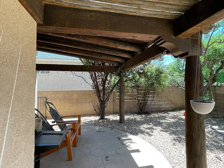 7412 Peregrine Rd NE — Photo 30