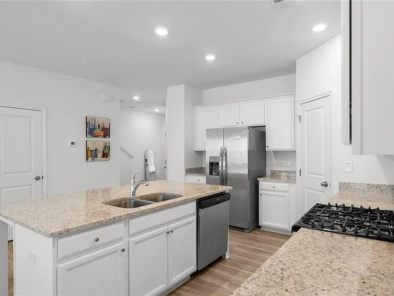 1923 Frisco Way — Photo 9