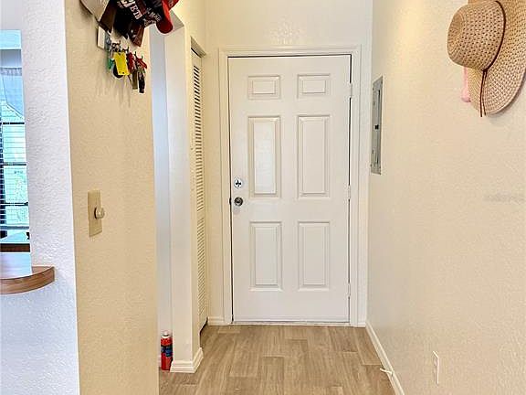 5th image of 26267 Northern Cross Rd Unit 1A