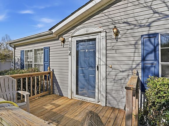 3rd image of 104 Northgate Rd