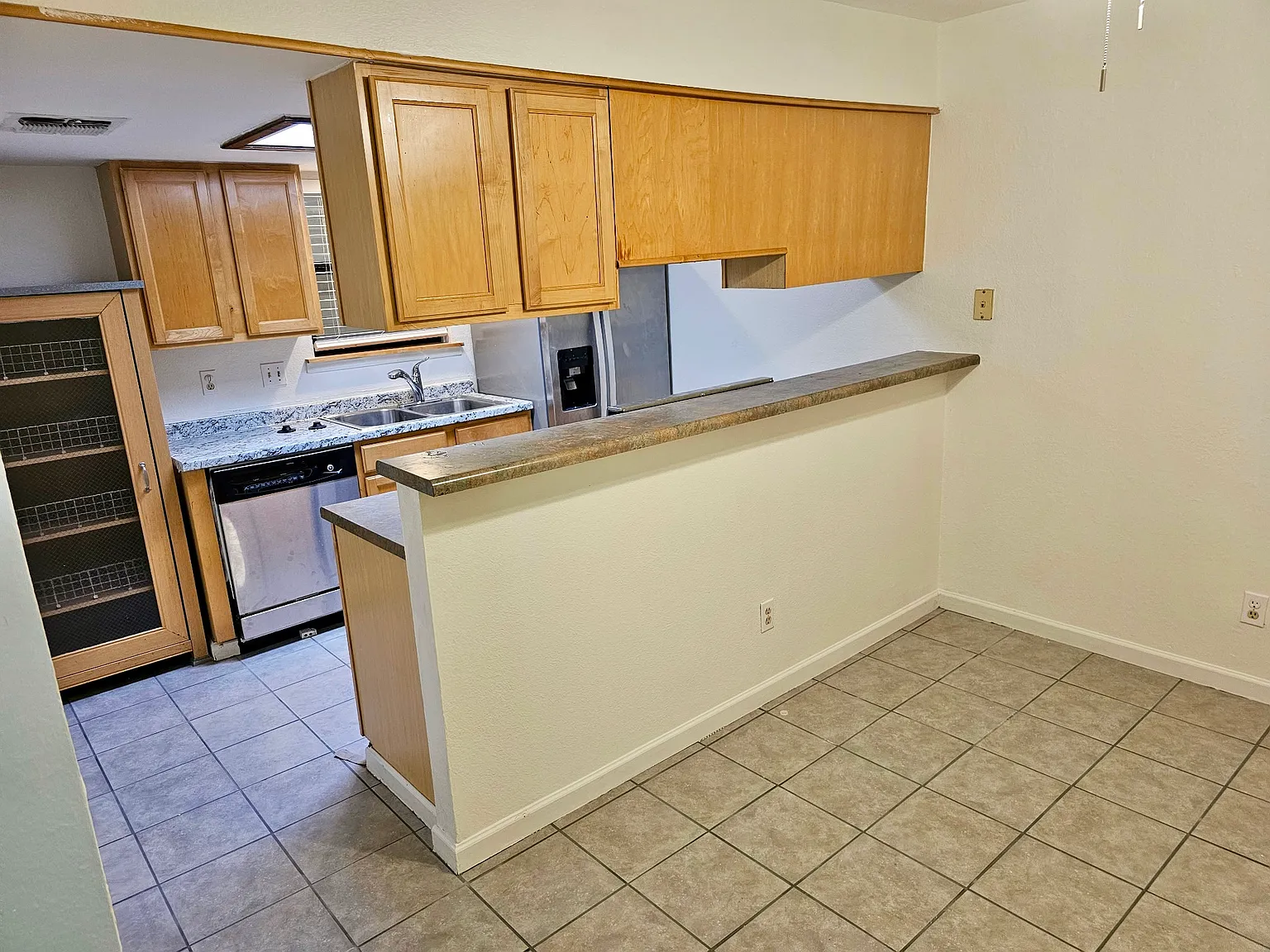 2 bed, 1017 sqft, $1,400 — Photo 3