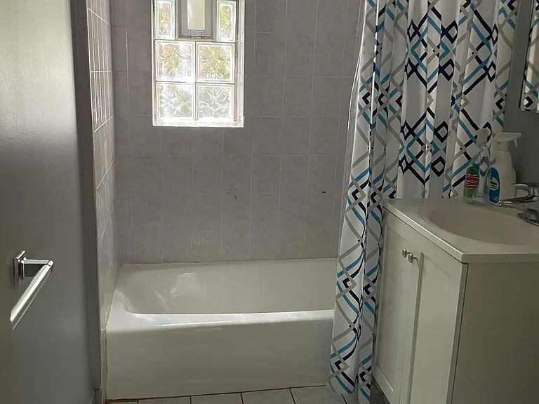2841 W Arthur Ave #1 — Photo 6