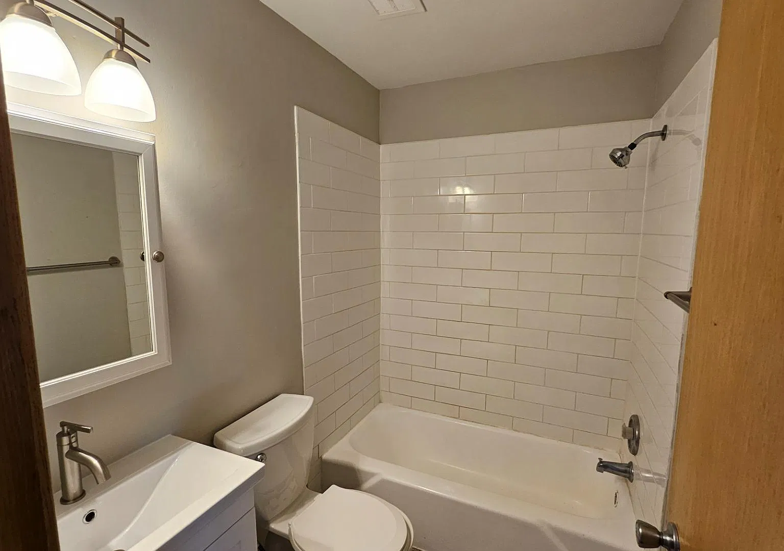 1820 Bromley St. - 2 — Photo 1