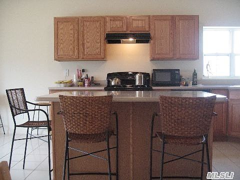 3rd image of 114 Brattle Cir