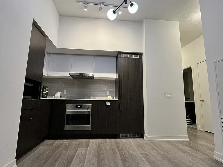 55 Cooper St #4111 — Photo 7