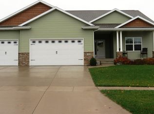 2950 Bullis Dr, Marion, IA 52302