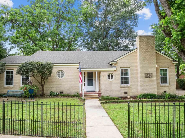 419 E Bell Ave, Crockett, TX 75835