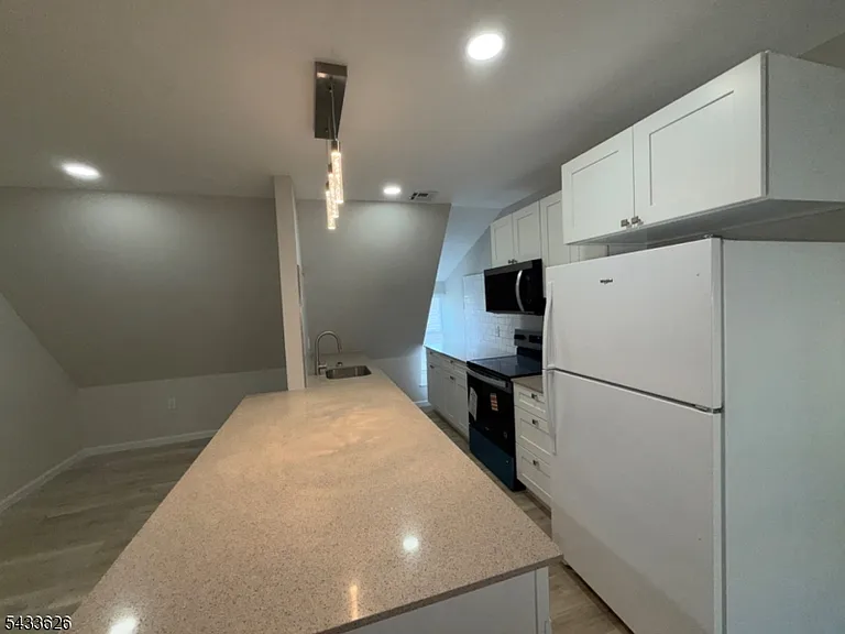 46 Bridge St #D — Photo 2