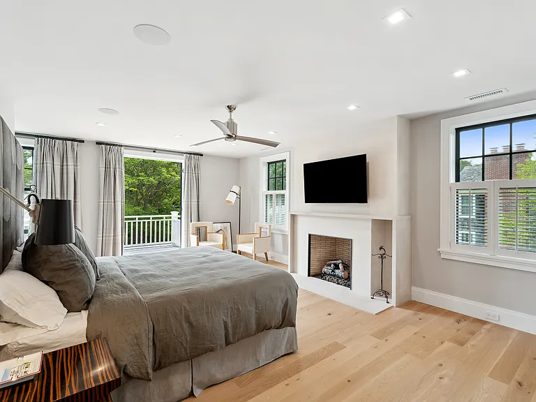 170 Meeting House Ln — Photo 17