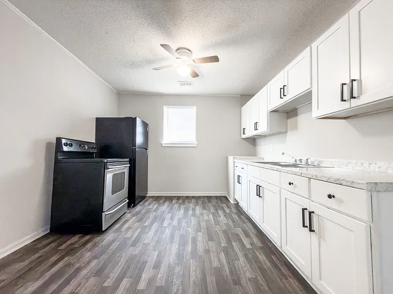 1815 Sumner Ave — Photo 12