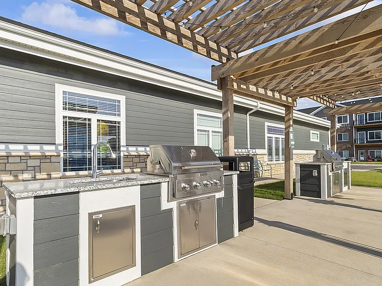 Page Living at Pinnacle Hills — Photo 17