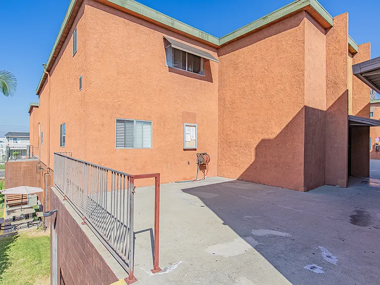 21729 Verne Ave #6 — Photo 17
