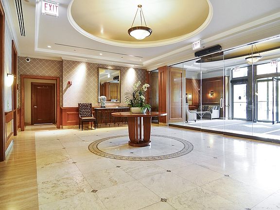 2nd image of 1322 S Prairie Ave Unit 1804