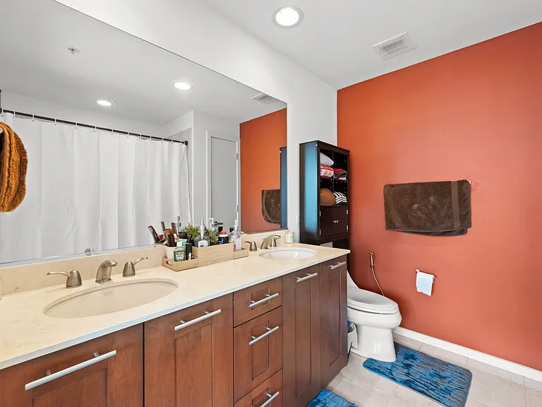 240 E Illinois St #1802 — Photo 14